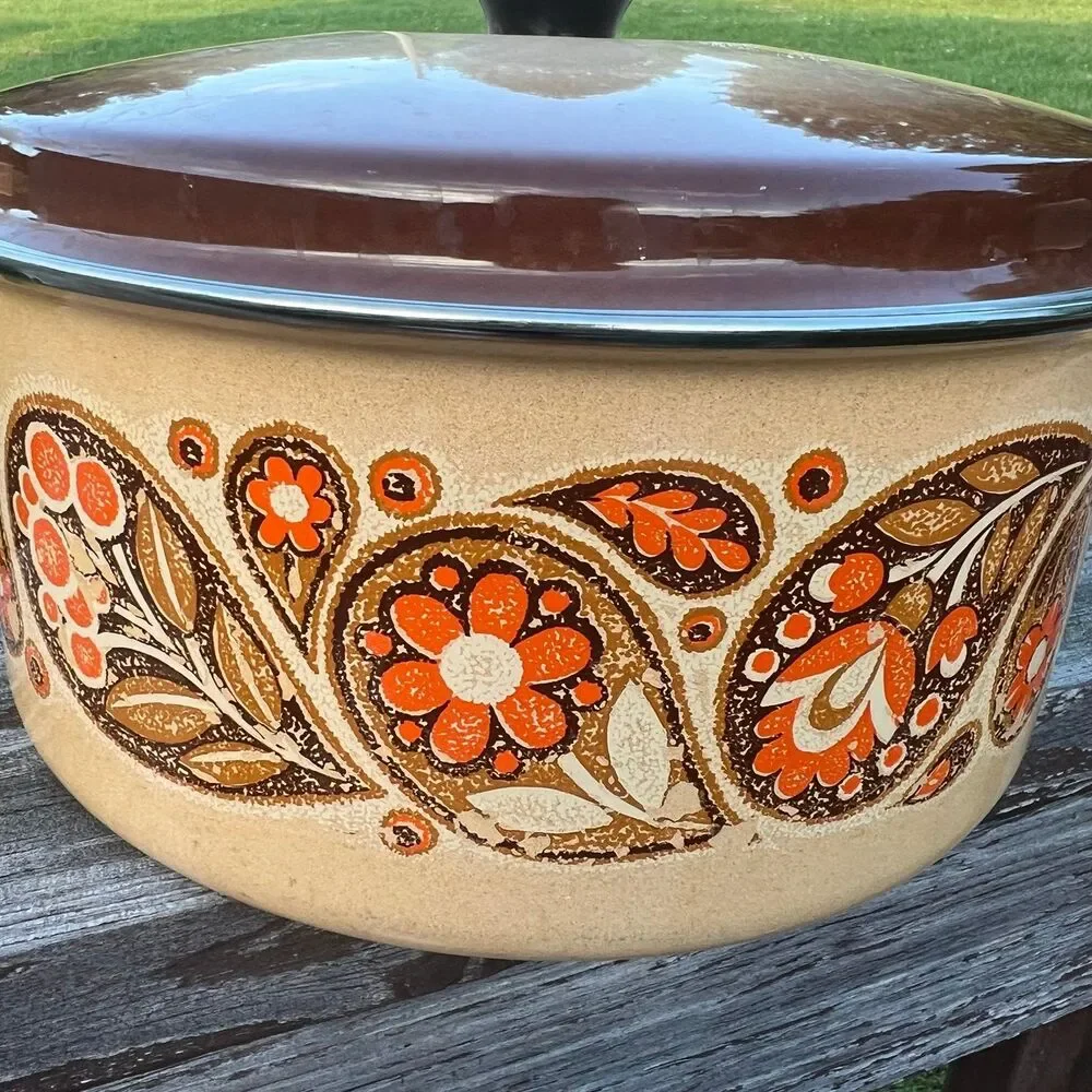 Vtg. 1970s enamel casserole pot lid 10.25 inch orange yellow paisley floral